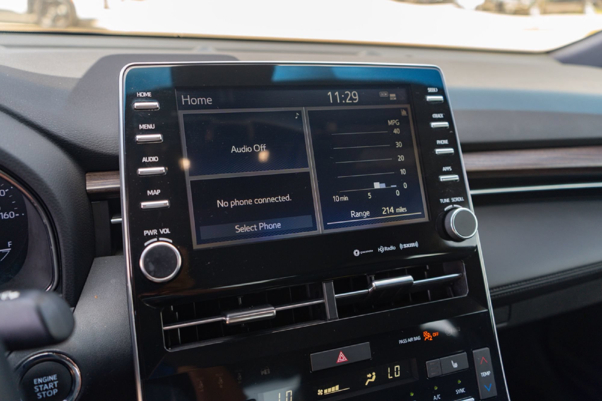 Used 2021 Toyota Avalon XLE FWD image 17