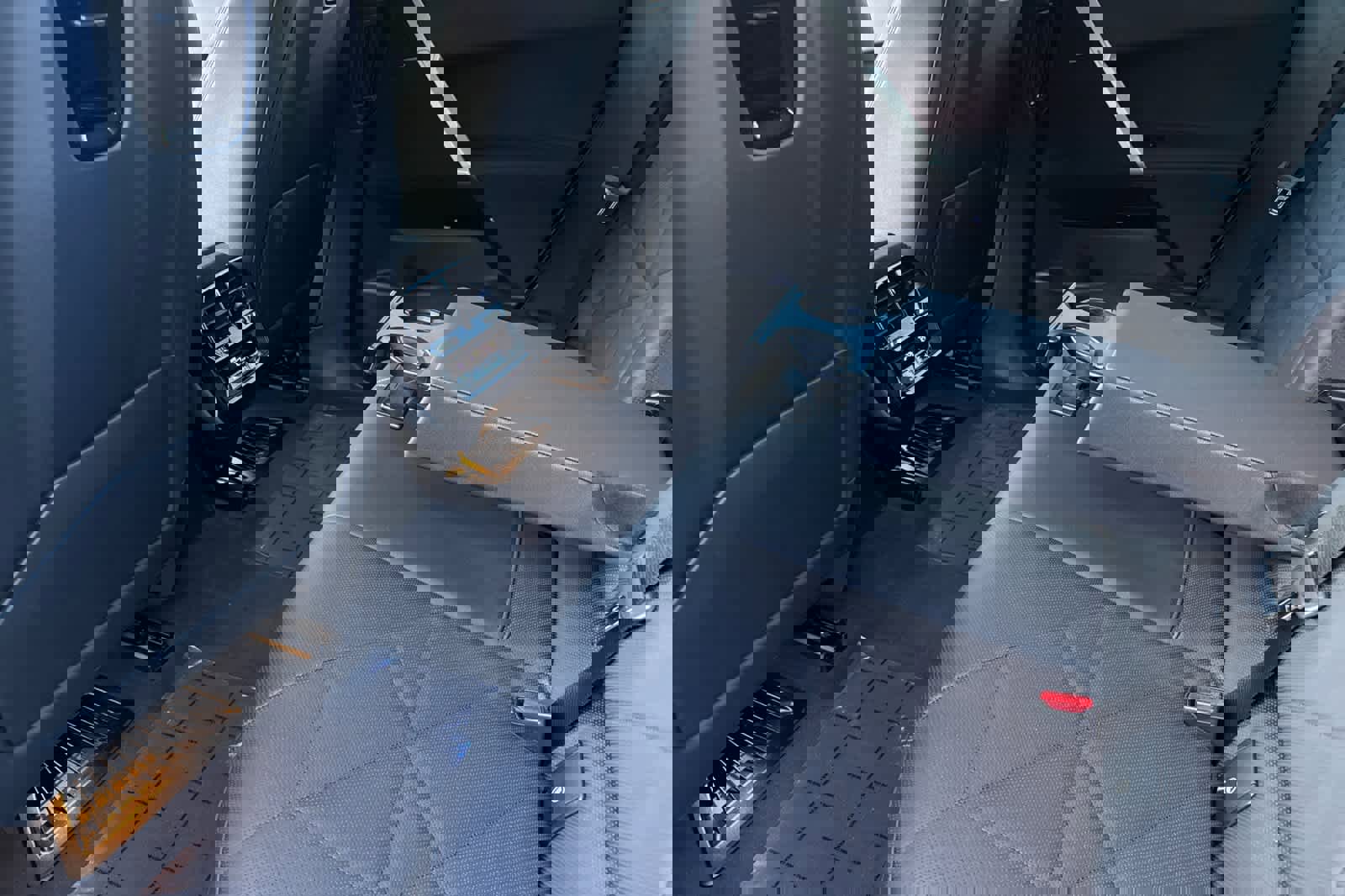 Used 2025 BMW iX xDrive50 image 4