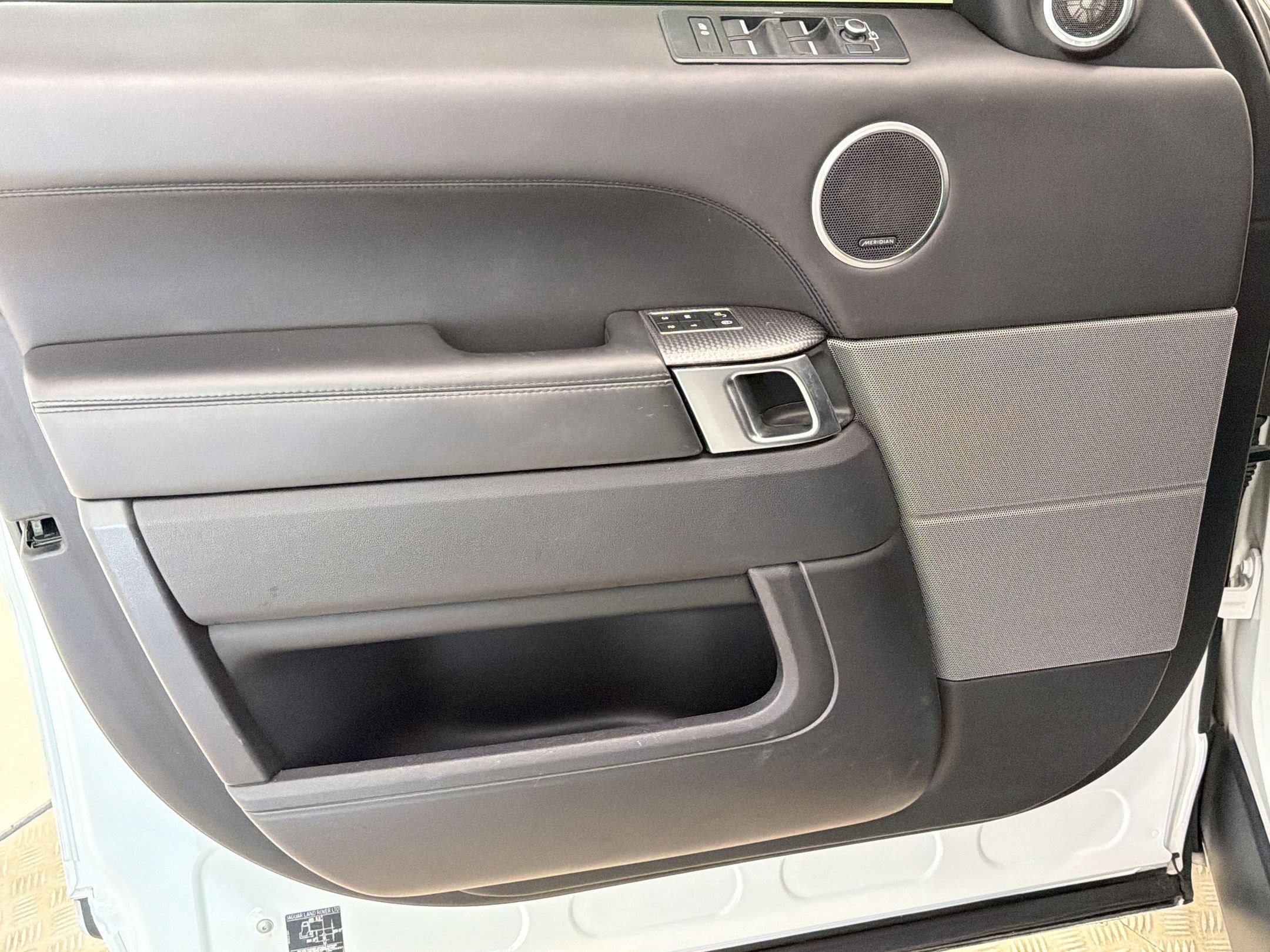 Used 2017 Land Rover Range Rover Sport HSE Dynamic AWD/4WD image 13