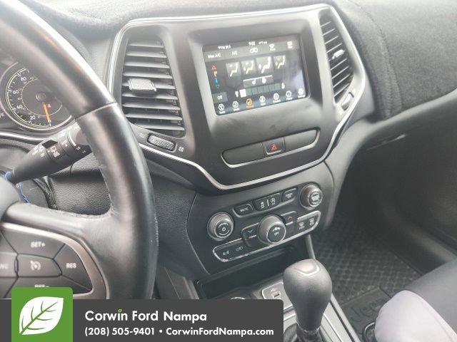 Used 2019 Jeep Cherokee Latitude w/ Cold Weather Group image 14