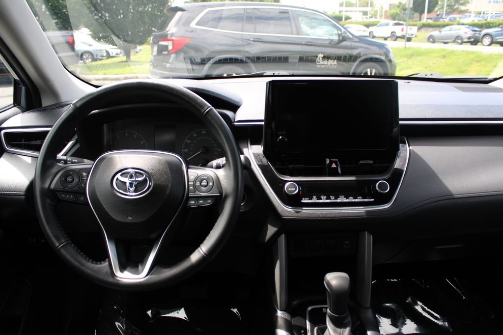 Used 2023 Toyota Corolla Cross LE w/ Moonroof Package AWD/4WD image 15