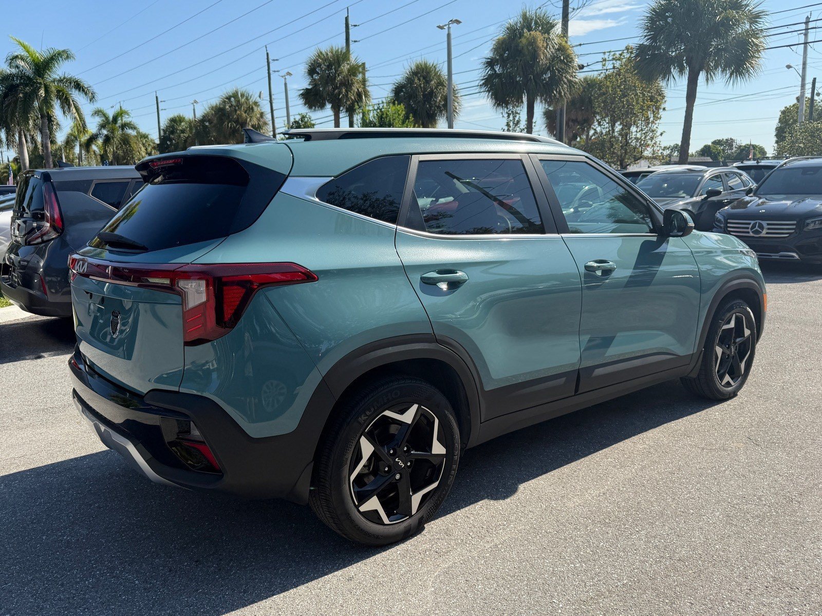 Certified 2024 Kia Seltos EX FWD image 7