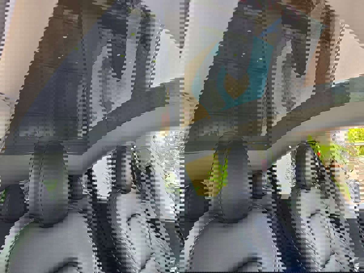 Used 2021 Tesla Model Y Long Range AWD/4WD image 16