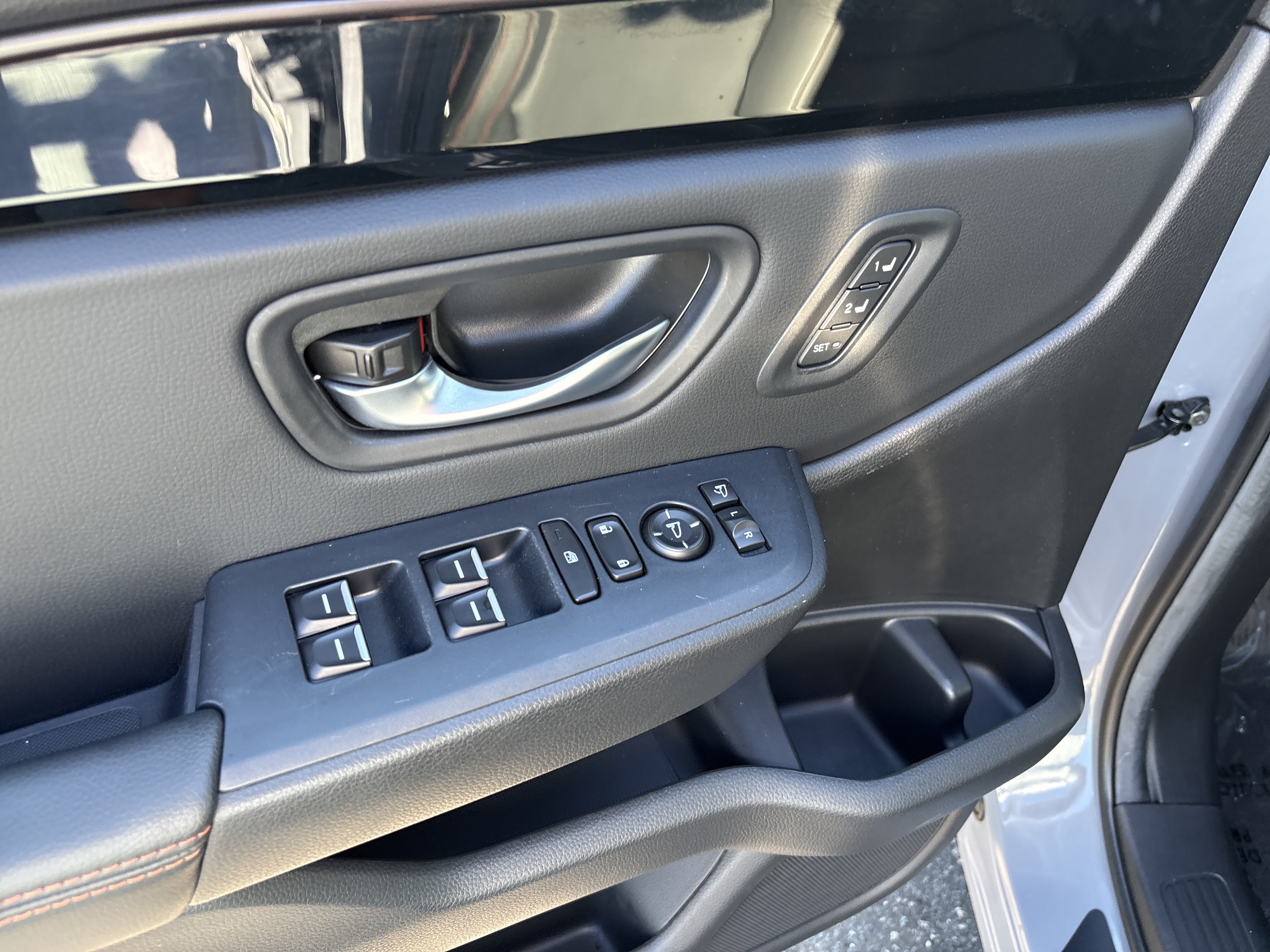 Used 2025 Honda Pilot TrailSport image 16