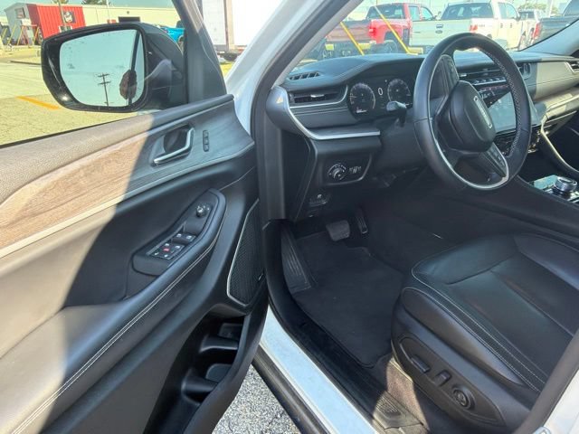 Used 2021 Jeep Grand Cherokee L Limited AWD/4WD image 6