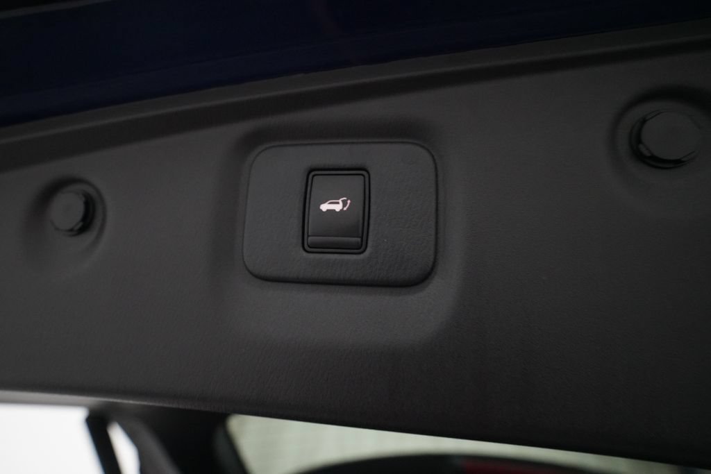 Used 2020 Nissan Pathfinder SL AWD/4WD image 15