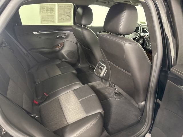 Used 2015 Chevrolet Impala LT w/ Convenience Package image 19