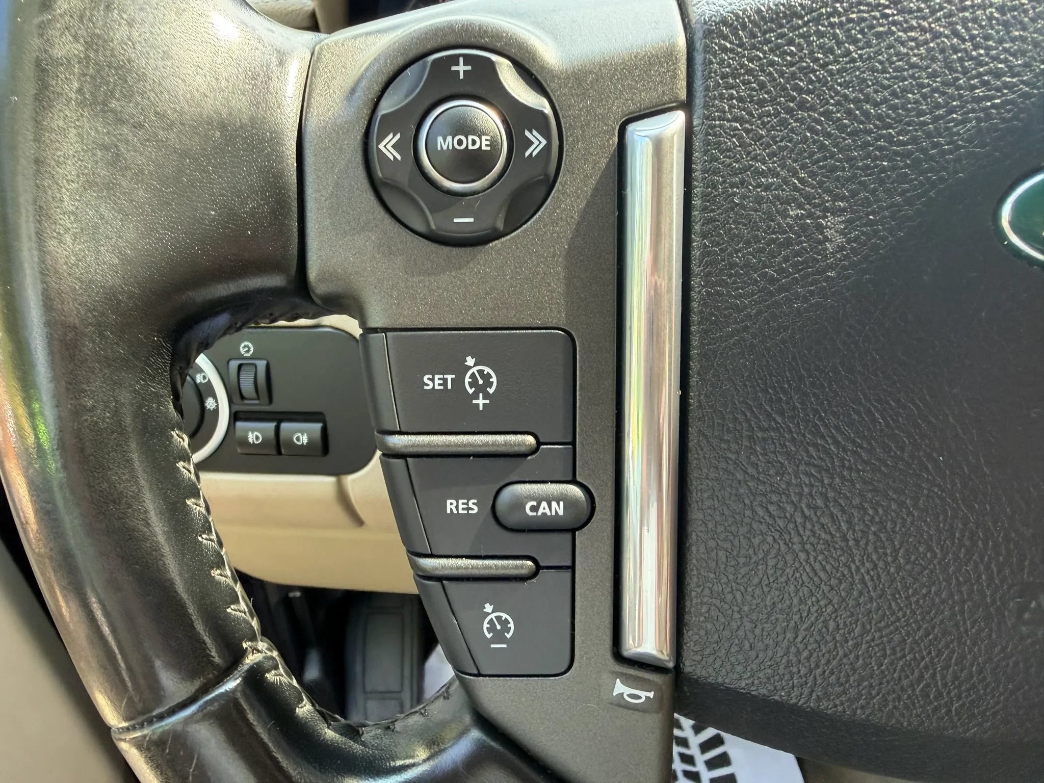 Used 2012 Land Rover LR4 HSE AWD/4WD image 15