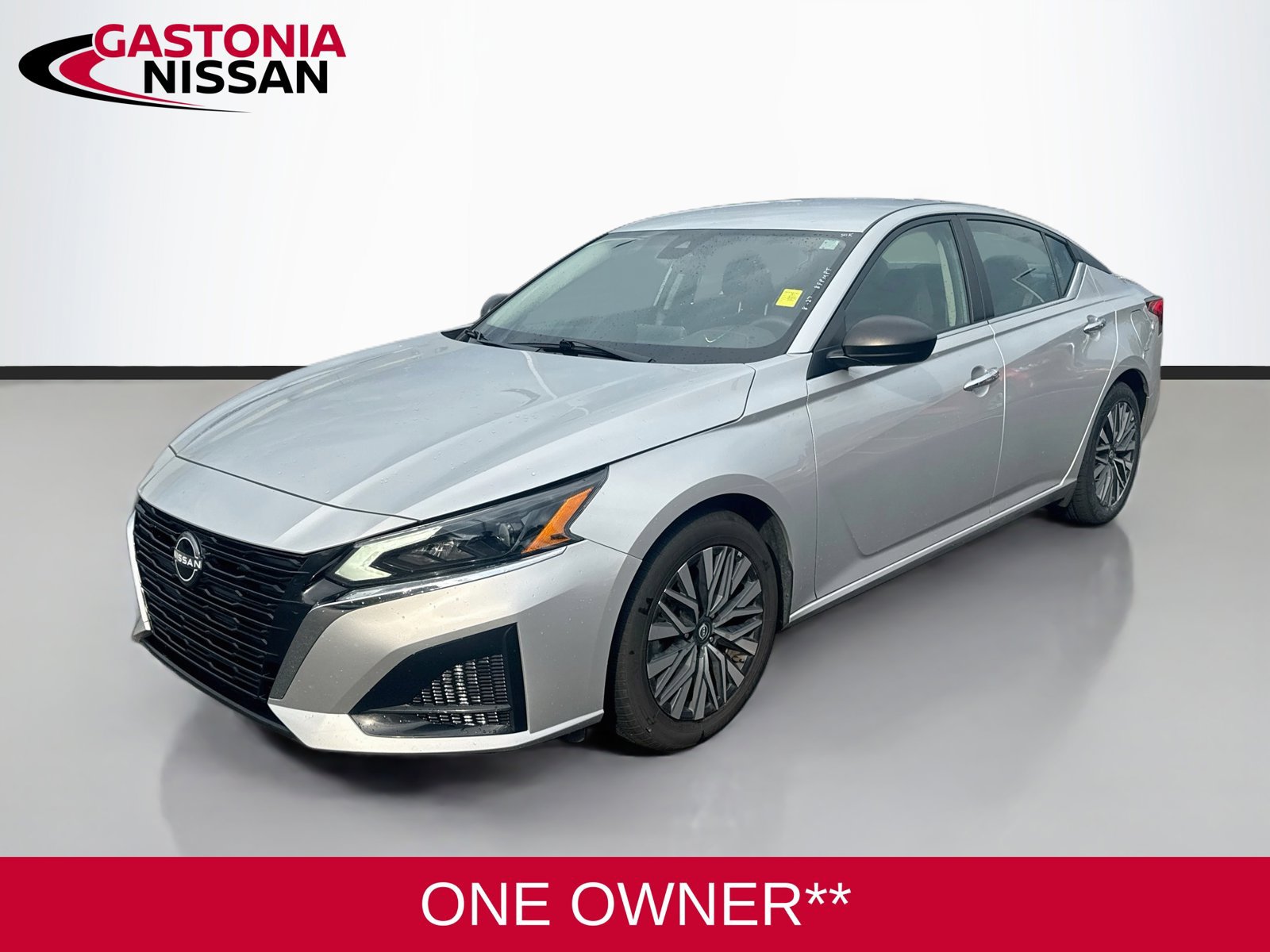 Used 2024 Nissan Altima 2.5 SV FWD image 3
