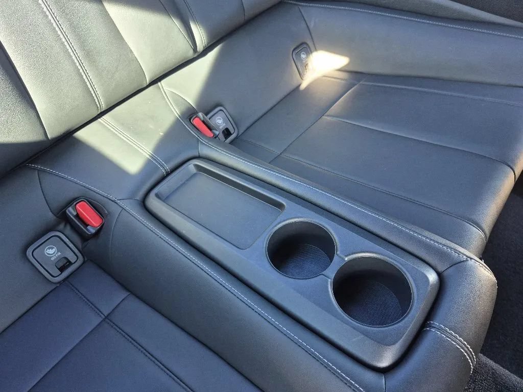 Used 2017 INFINITI Q60 2.0t w/ Moonroof Package RWD image 21