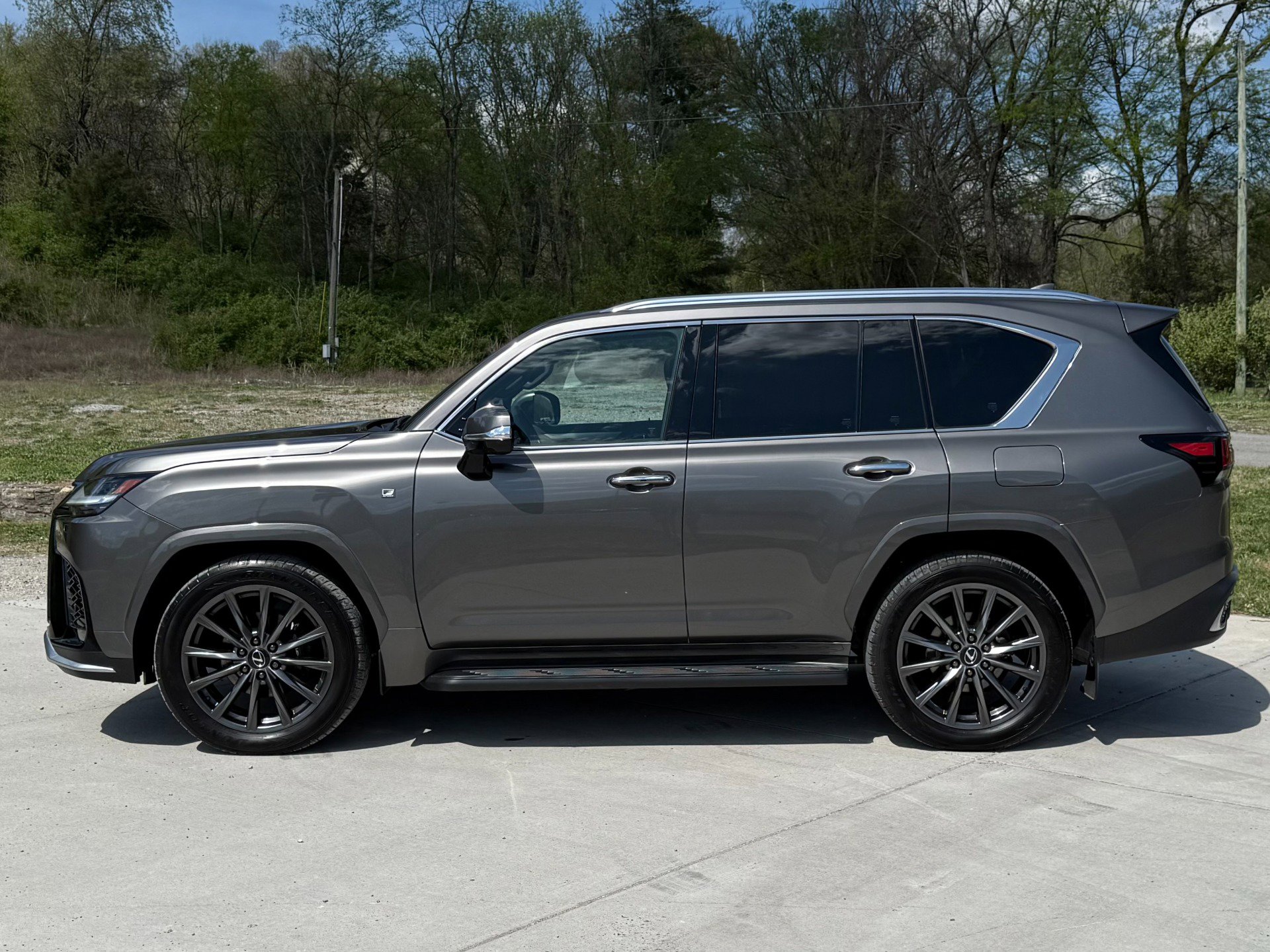 Used 2024 Lexus LX 600 F Sport image 8