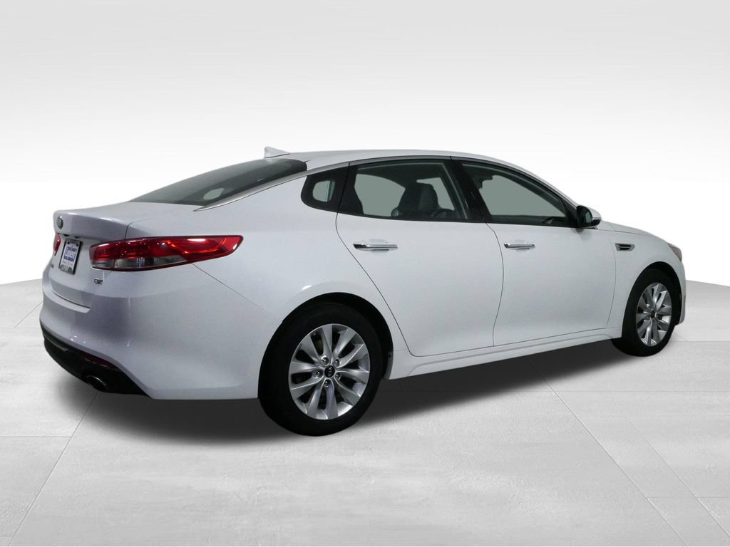 Used 2017 Kia Optima EX FWD image 10