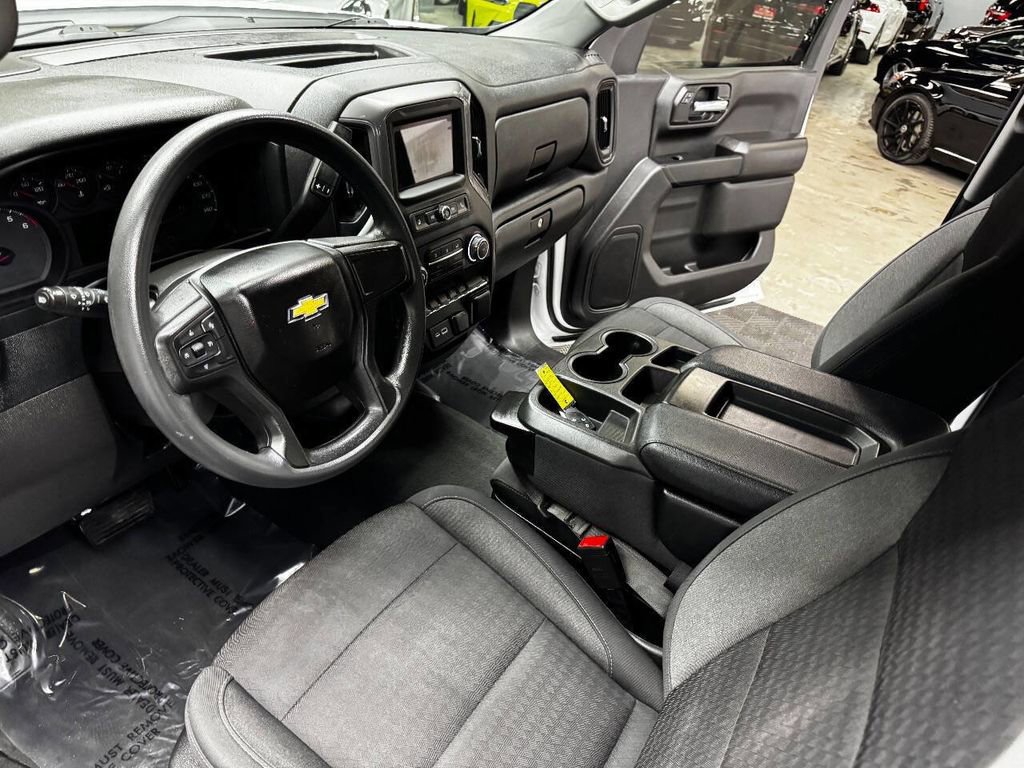 Used 2023 Chevrolet Silverado 1500 Custom image 32