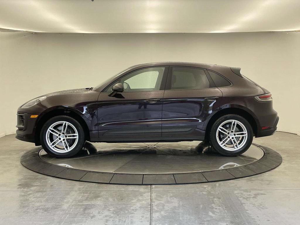Certified 2023 Porsche Macan AWD/4WD image 2