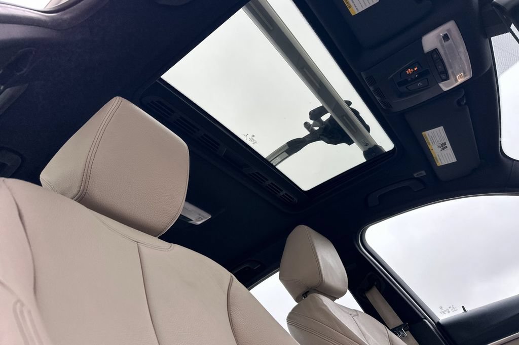 Used 2018 BMW 330i Sedan RWD image 17