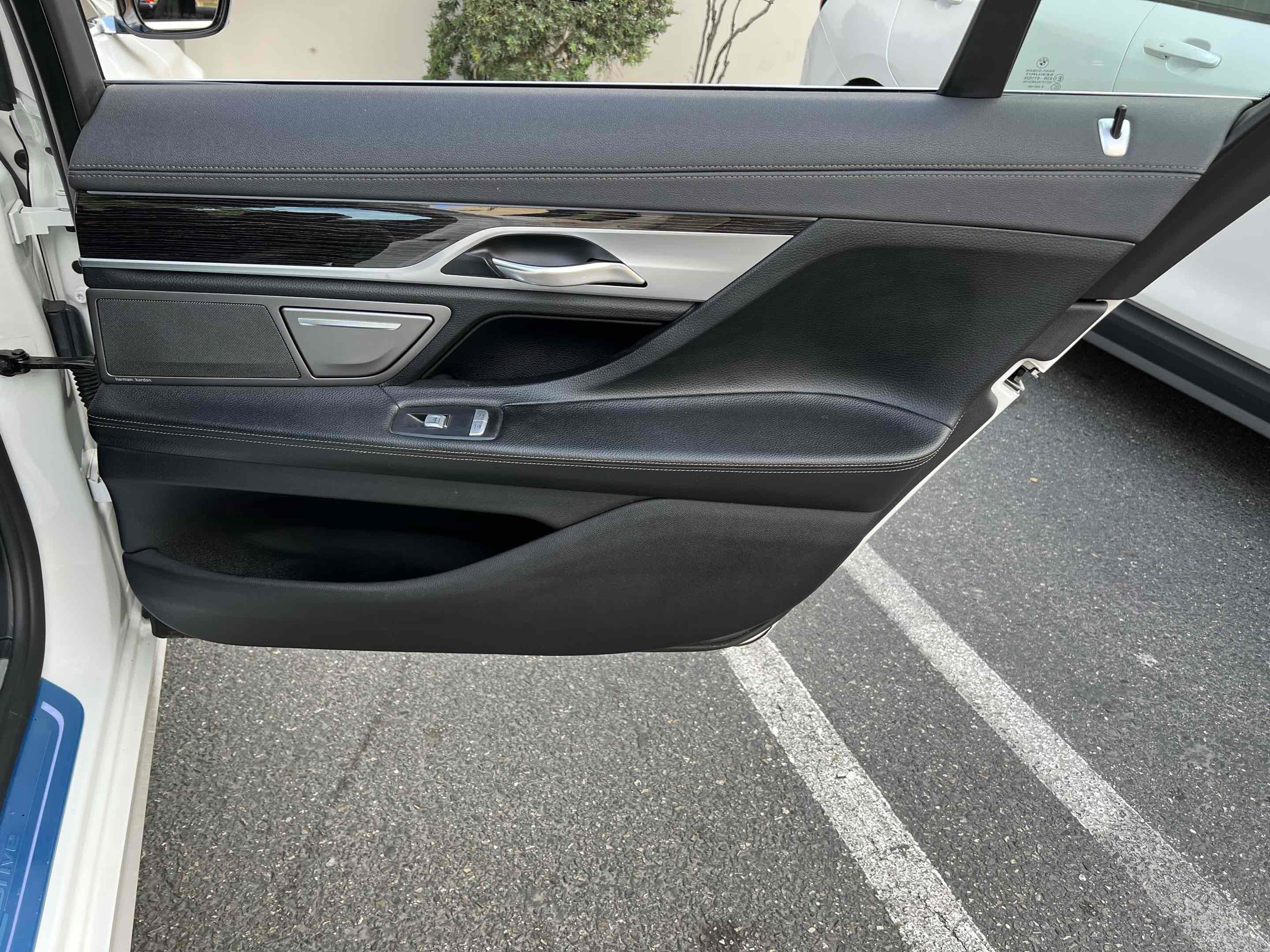 Used 2018 BMW 740e xDrive AWD/4WD image 82