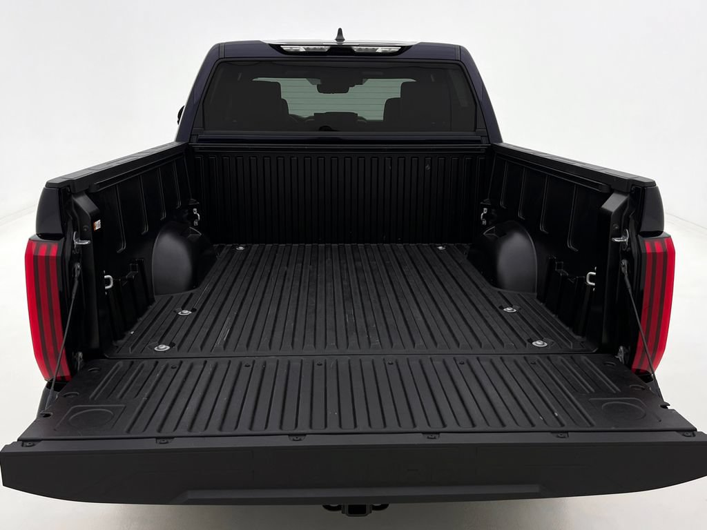 Used 2025 Toyota Tundra Limited AWD/4WD image 25