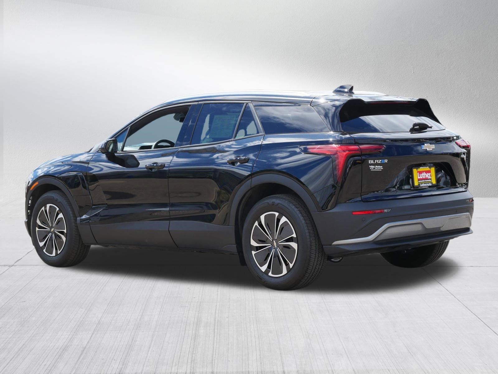 Used 2024 Chevrolet Blazer EV LT AWD/4WD image 5