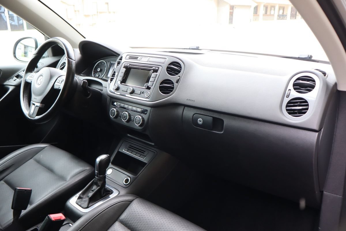 Used 2014 Volkswagen Tiguan SEL AWD/4WD image 17