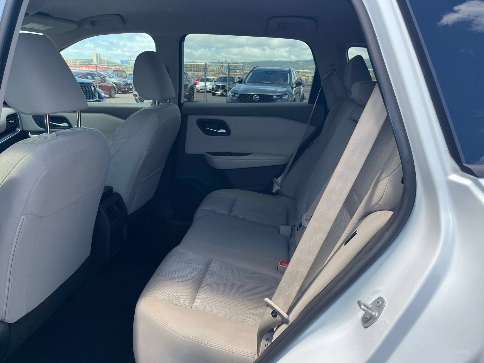 Used 2025 Nissan Rogue SV FWD image 27