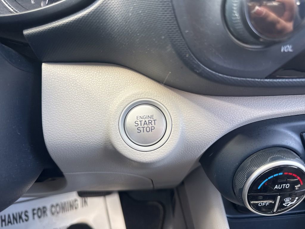 Used 2021 Hyundai Venue image 29