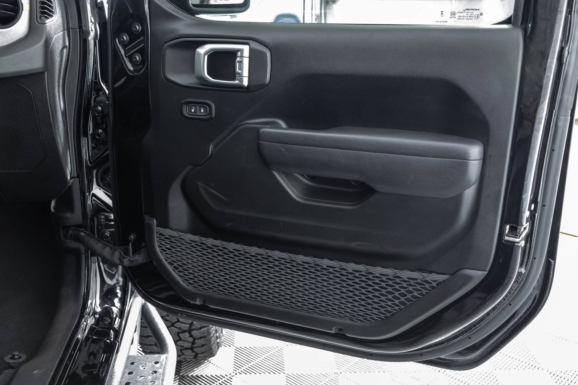 Used 2025 Jeep Wrangler Unlimited Sport AWD/4WD image 40