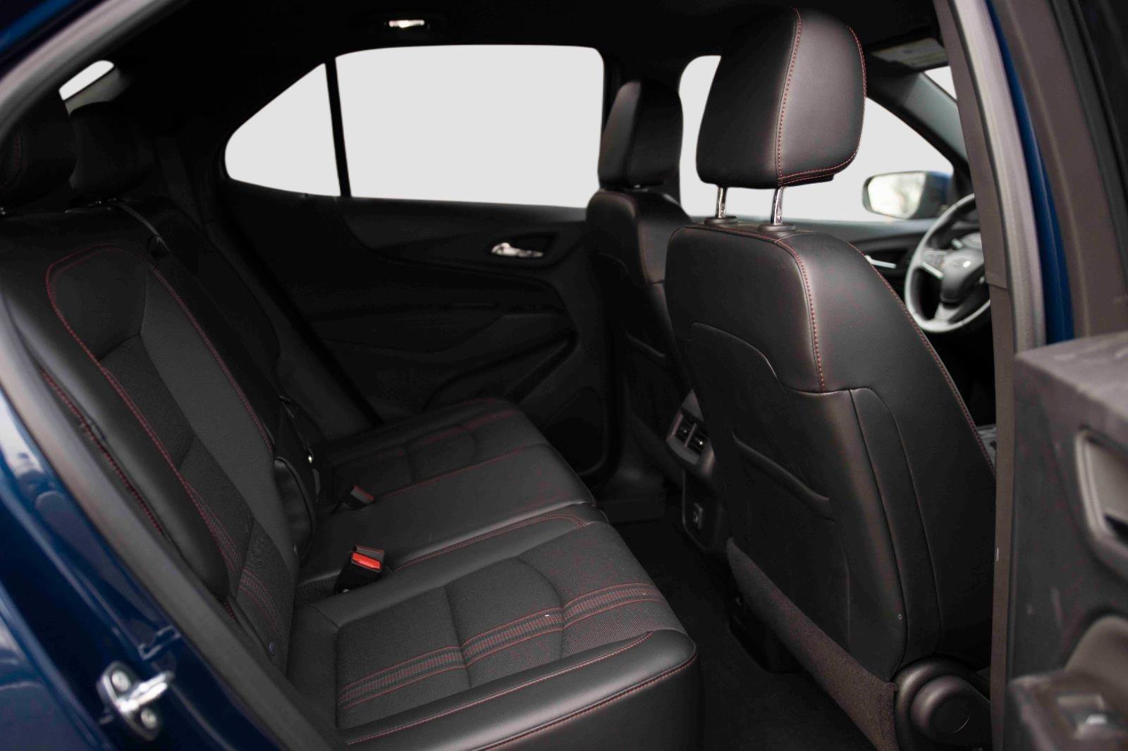 Used 2022 Chevrolet Equinox RS w/ Infotainment Package image 14