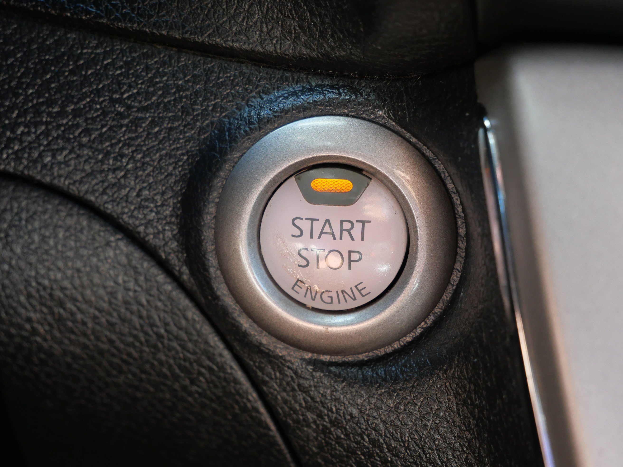 Used 2015 Nissan Sentra SV FWD image 31