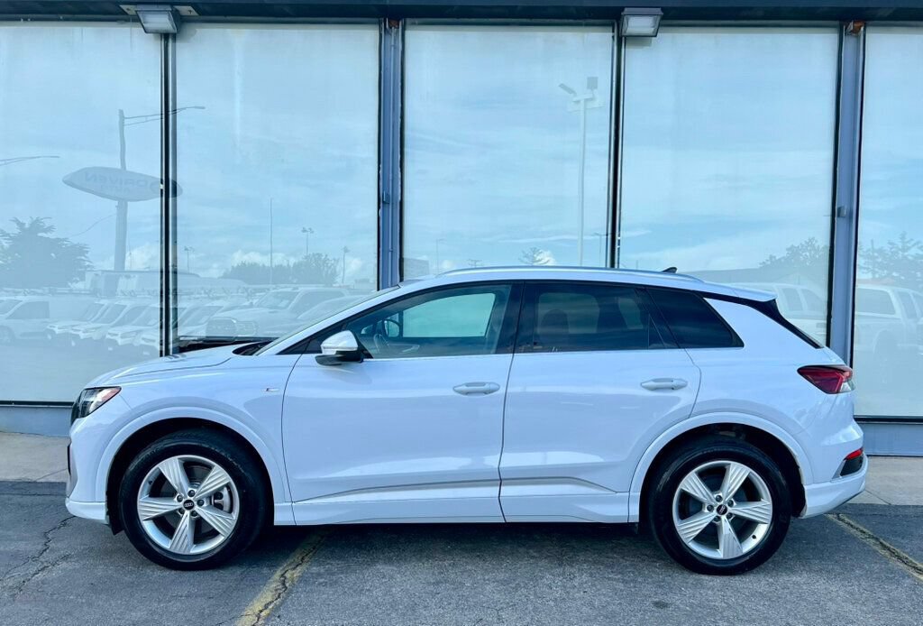 Used 2023 Audi Q4 e-tron Premium AWD/4WD image 32