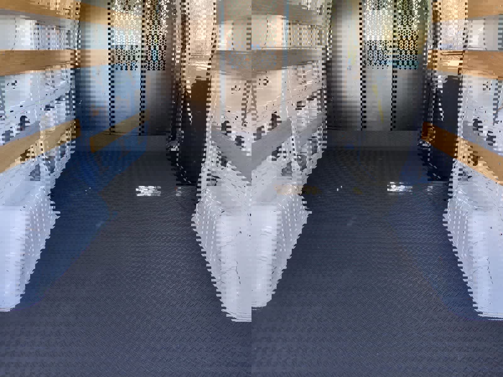 Used 2024 Ford Transit 250 Low Roof AWD w/ Exterior Upgrade Package image 31