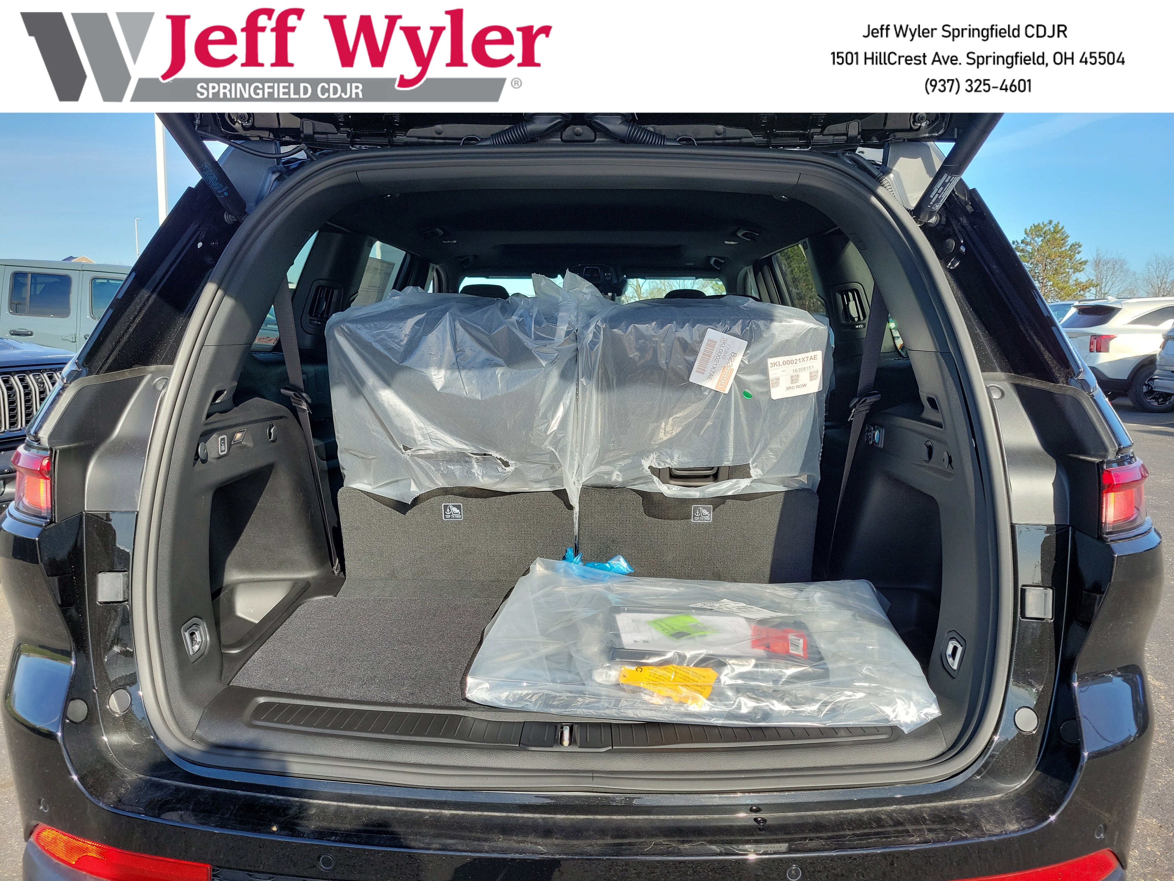 New 2025 Jeep Grand Cherokee L Altitude image 5