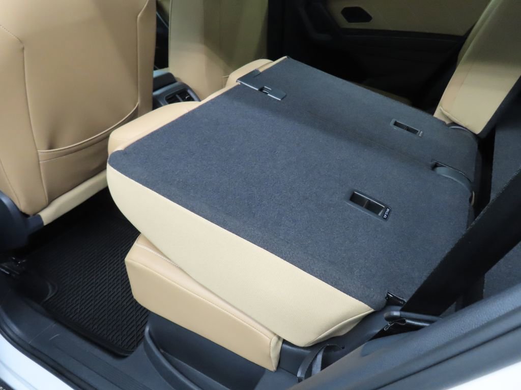 Used 2023 Volkswagen Tiguan SE R-Line image 56