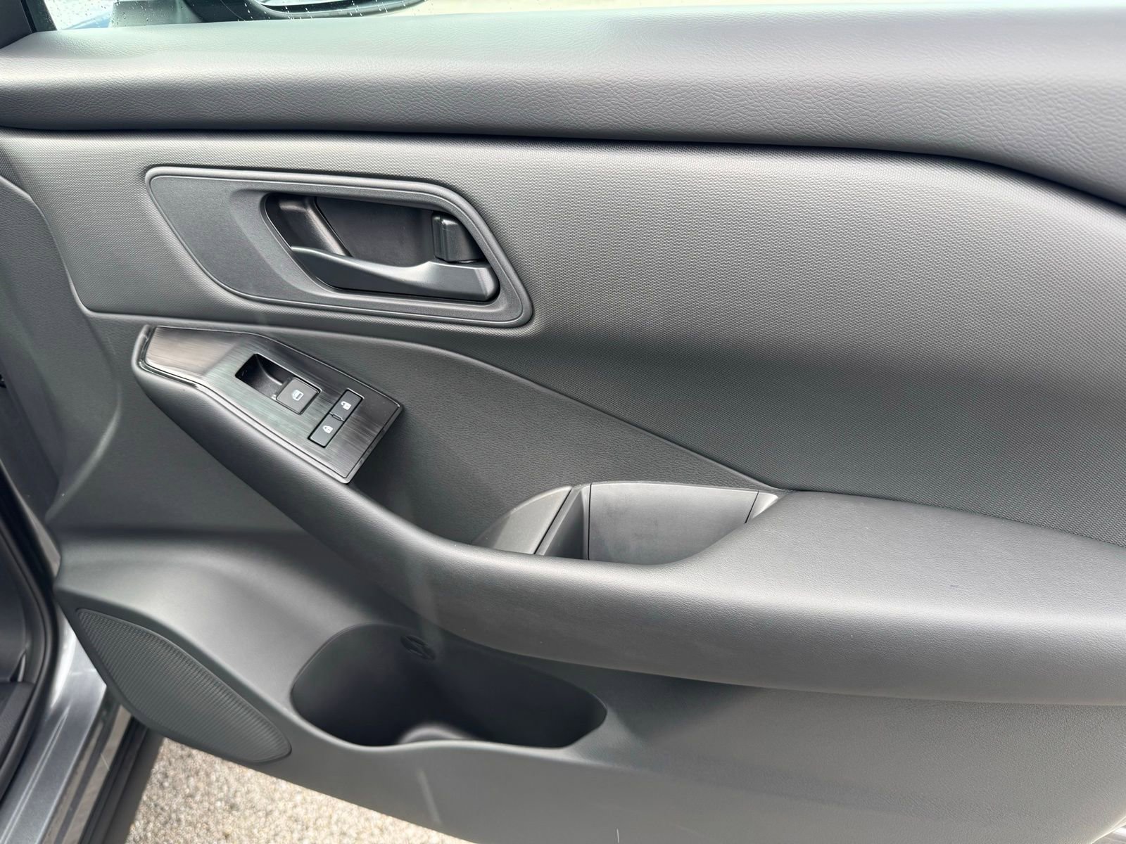 New 2026 Nissan Rogue S image 28