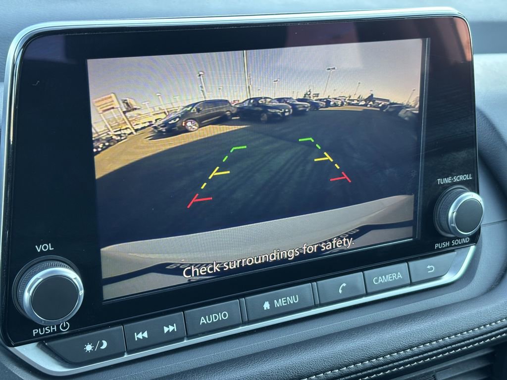 Used 2024 Nissan Rogue S image 18