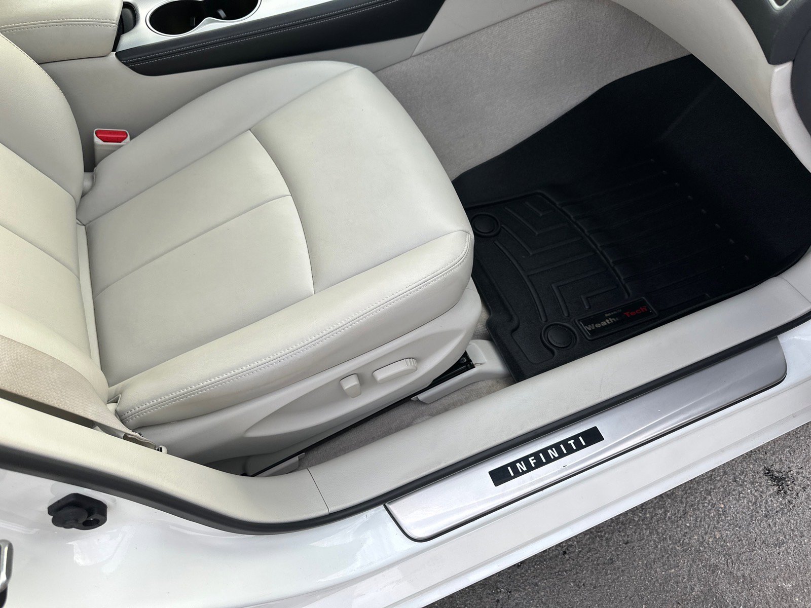 Used 2019 INFINITI Q50 Luxe w/ Essential Package (3.0T Luxe) image 22