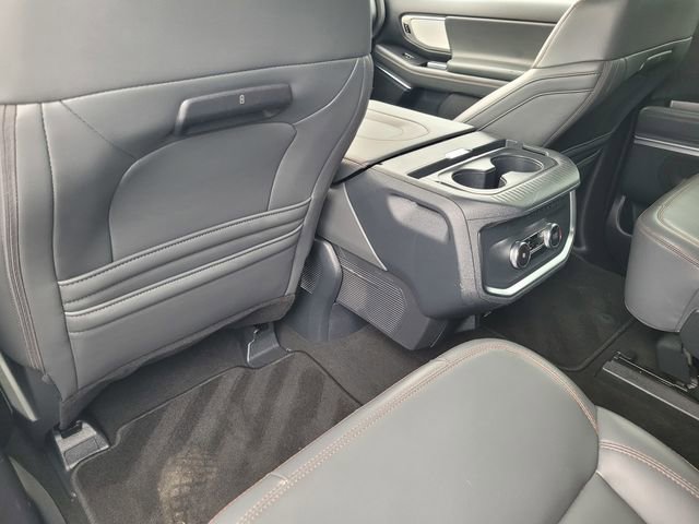 Used 2025 Ford Expedition Active image 12