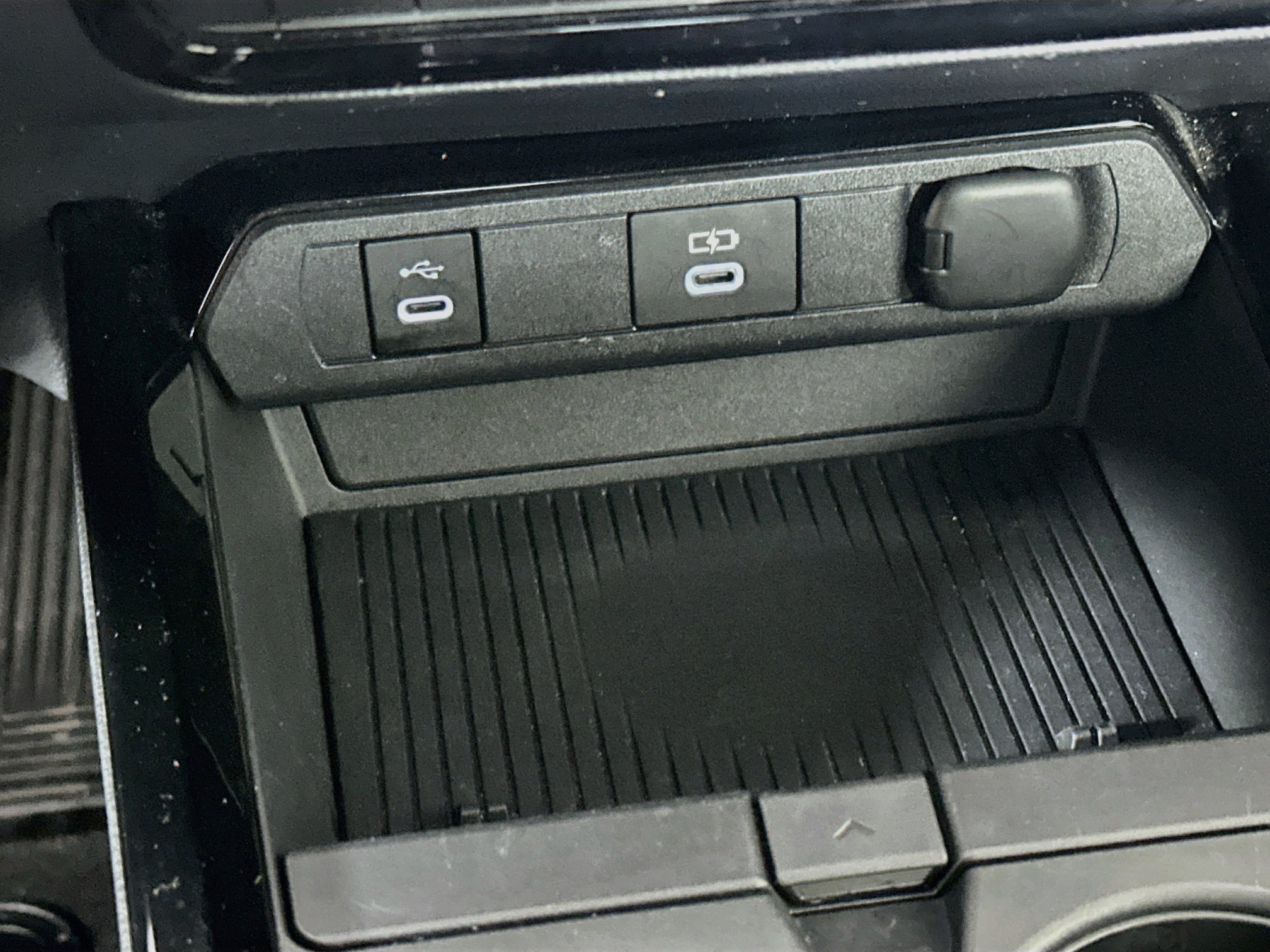 Used 2025 Toyota Prius LE FWD image 26