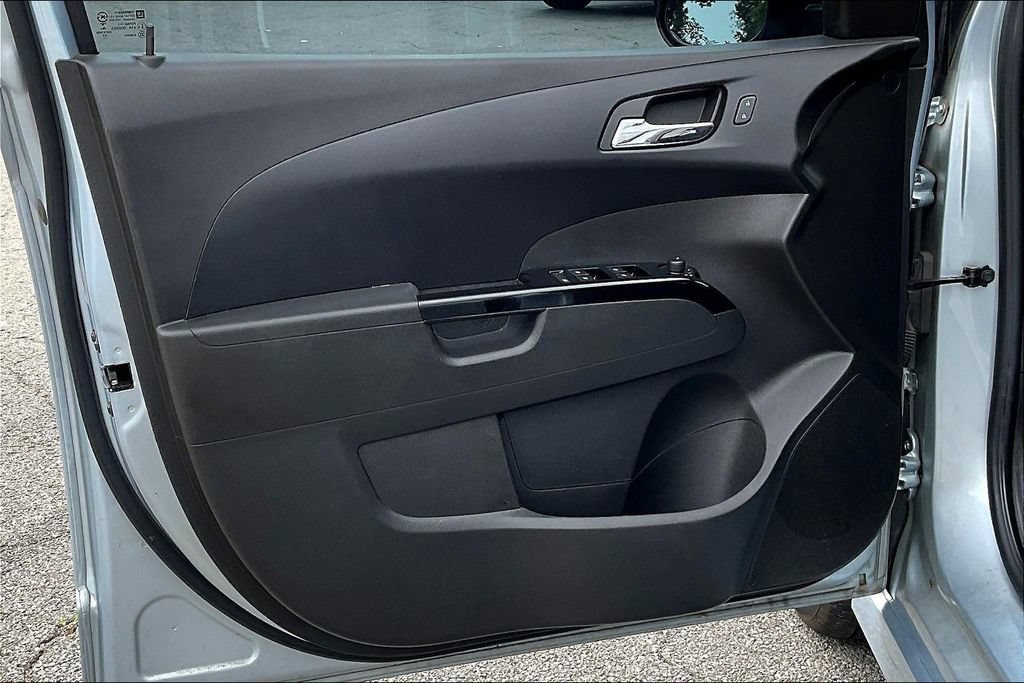 Used 2018 Chevrolet Sonic LT w/ Convenience Package FWD image 19