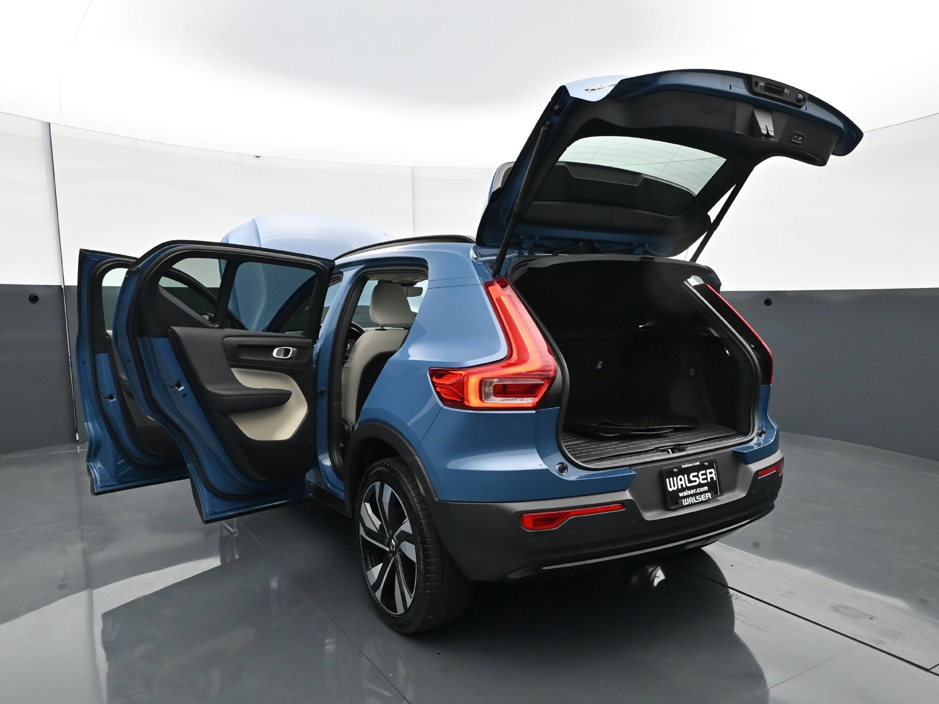 Used 2025 Volvo XC40 B5 Ultra w/ Climate Package AWD/4WD image 40