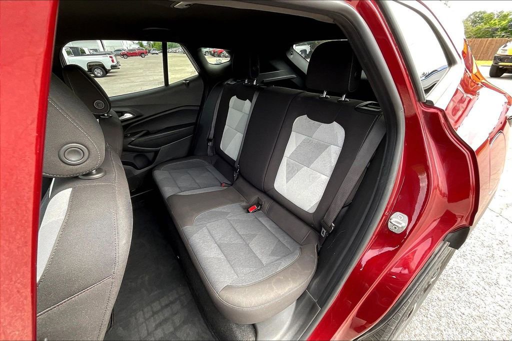 Used 2024 Chevrolet Trax RS FWD image 26