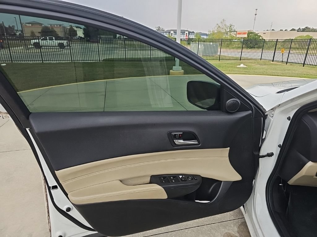 Used 2017 Acura ILX FWD image 11