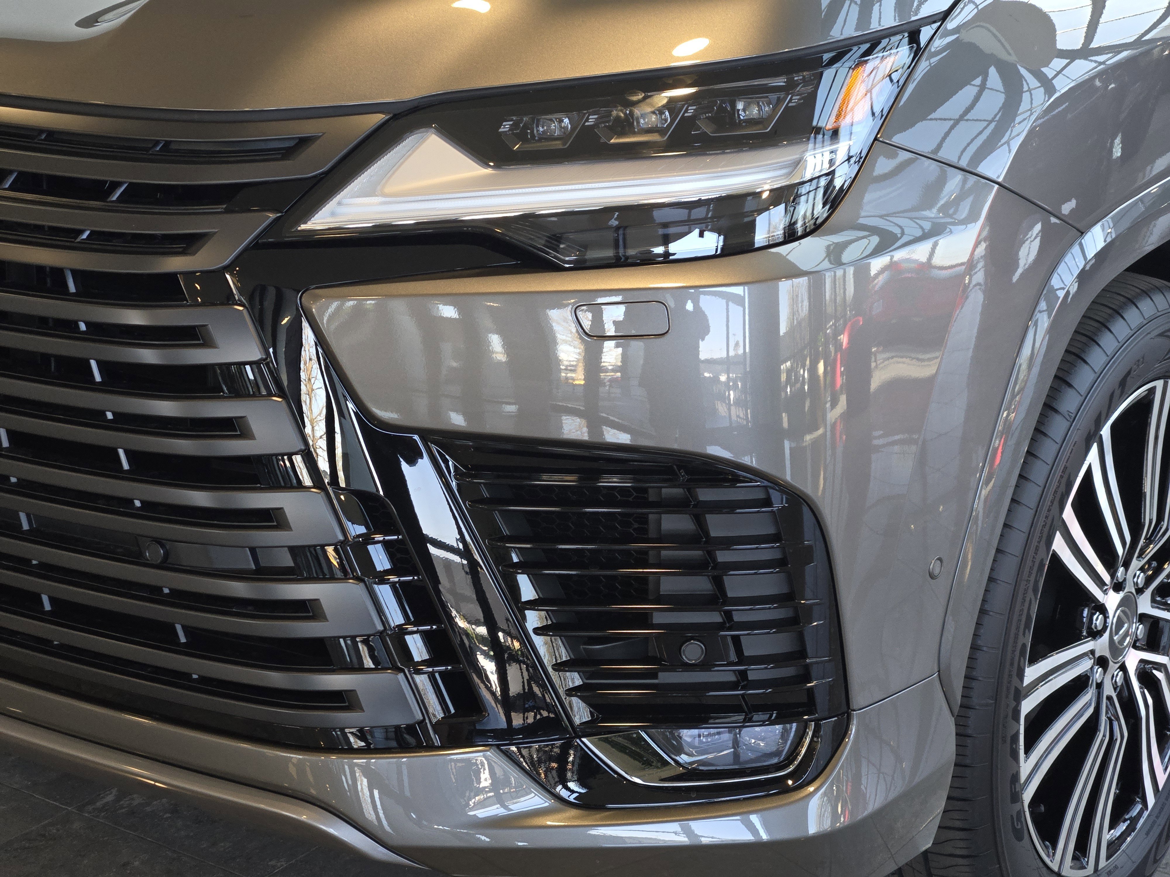 New 2026 Lexus LX 700h Luxury w/ Appearance Package AWD/4WD image 6