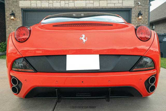 Used 2012 Ferrari California RWD image 21