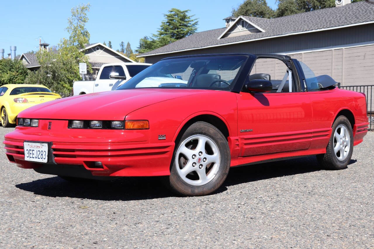 Used 1993 Oldsmobile Cutlass Supreme Convertible image 4