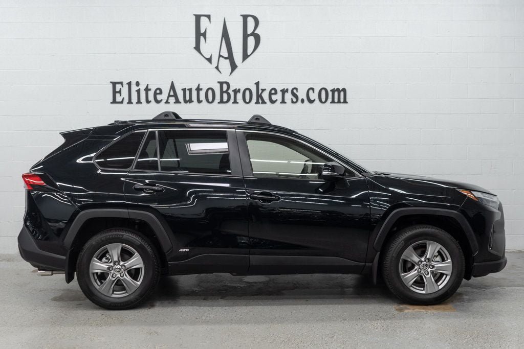 Used 2025 Toyota RAV4 XLE w/ Convenience Package AWD/4WD image 5