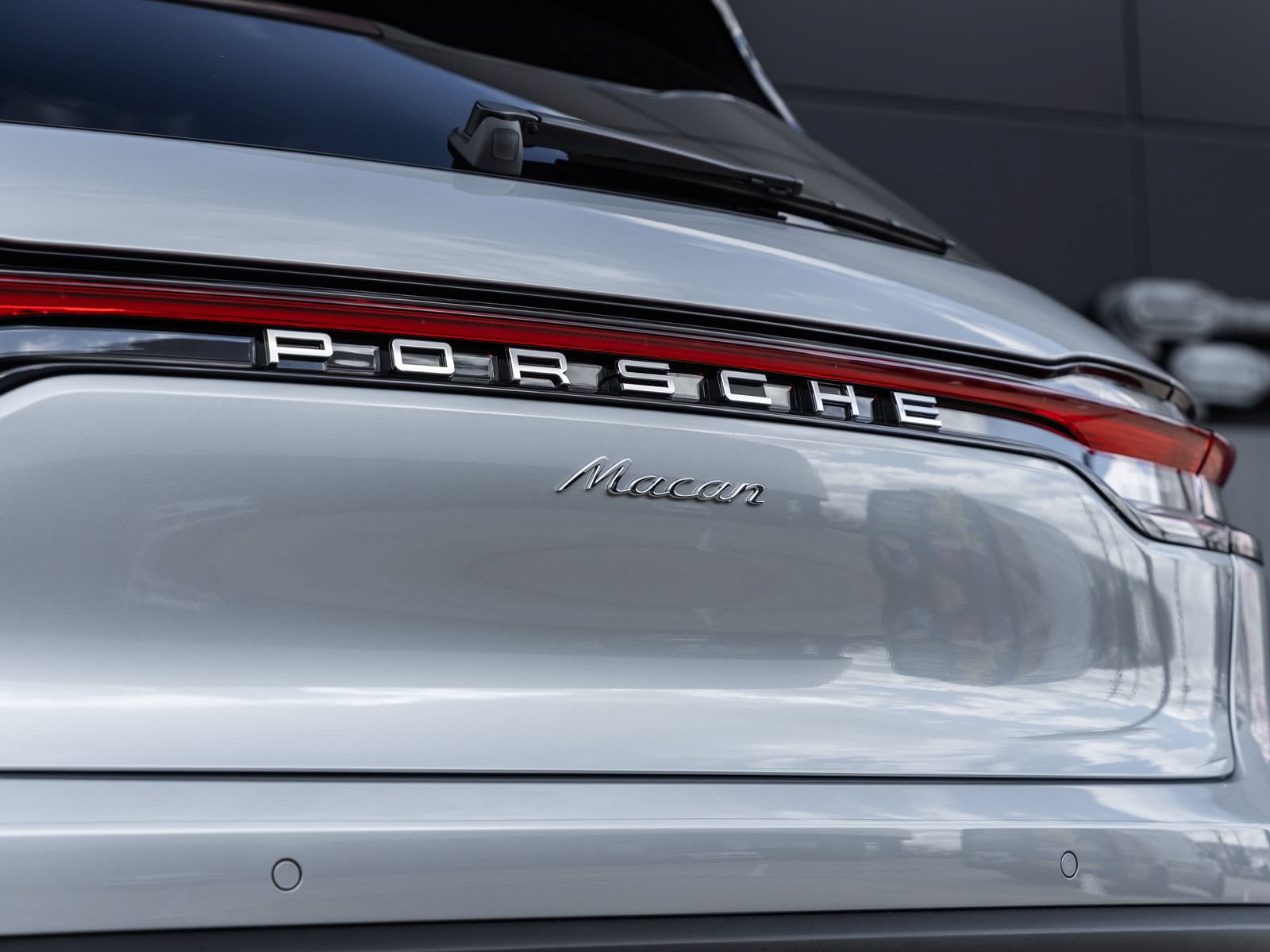 Certified 2026 Porsche Macan AWD/4WD image 15