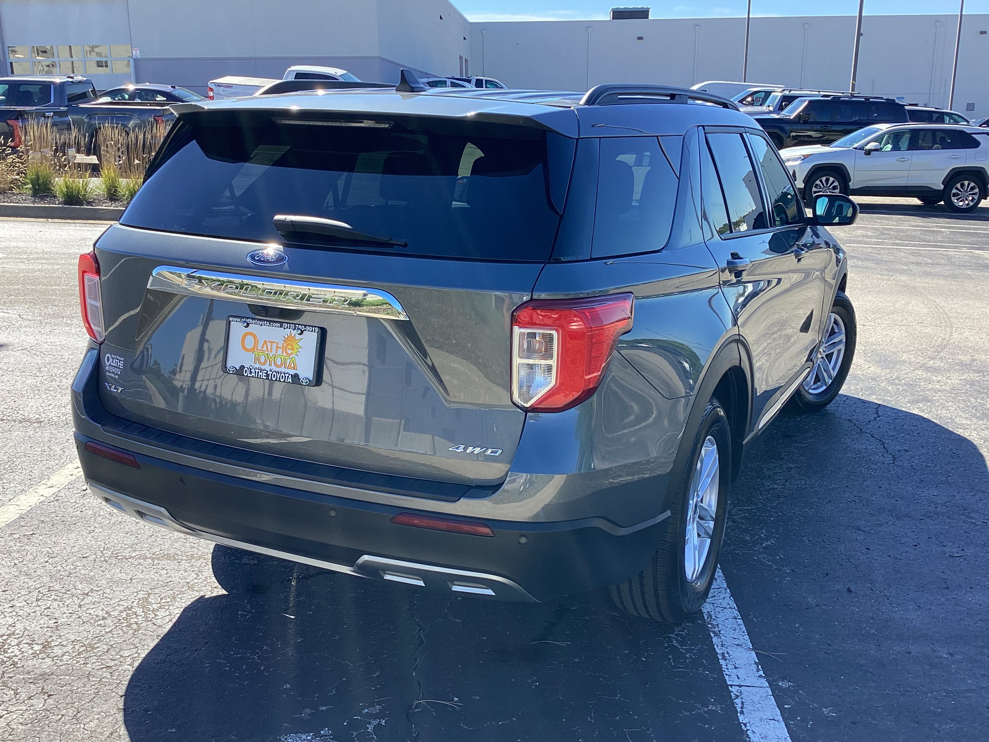 Used 2023 Ford Explorer XLT w/ Equipment Group 202A AWD/4WD image 23