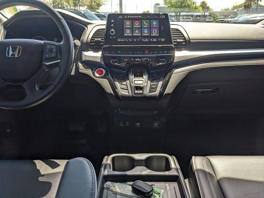 Used 2025 Honda Odyssey Touring image 14
