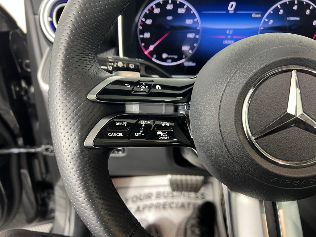 Used 2025 Mercedes-Benz GLC 300 4MATIC image 16
