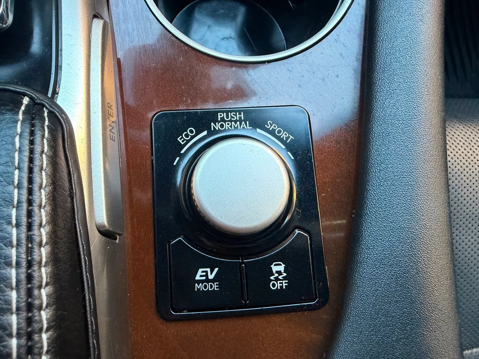 Used 2019 Lexus RX 450h AWD w/ Navigation Package image 16